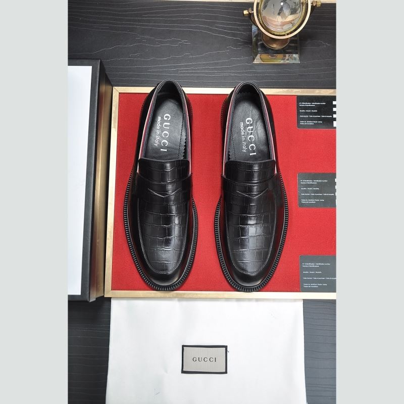 G*u*i leather shoes